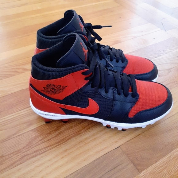 NIKE JORDAN 1 Mid TD BRED Football Cleats   Red & black Size 9 Nike Jordan - Picture 2 of 6